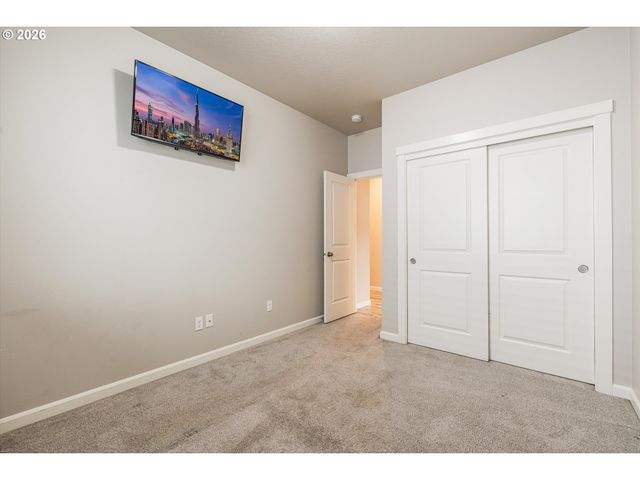 1254 DAYLILY St, Woodburn, OR 97071