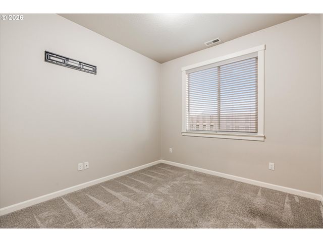 1254 DAYLILY St, Woodburn, OR 97071