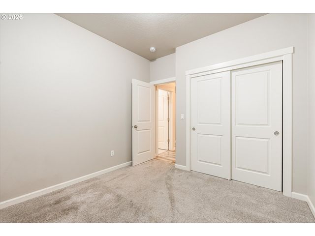 1254 DAYLILY St, Woodburn, OR 97071