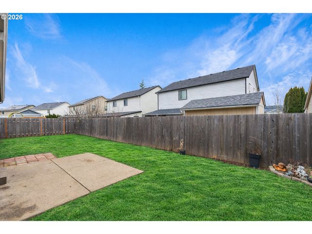 1254 DAYLILY St, Woodburn, OR 97071