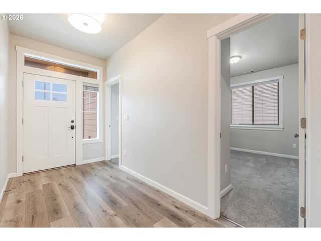 1254 DAYLILY St, Woodburn, OR 97071