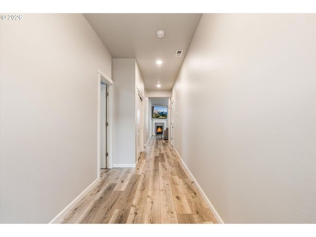 1254 DAYLILY St, Woodburn, OR 97071