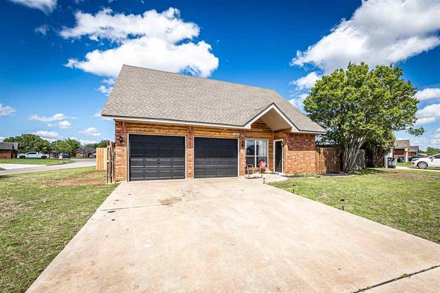 4009 SW Hickory Ln., Lawton, OK 73505