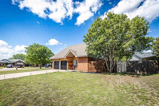 4009 SW Hickory Ln., Lawton, OK 73505