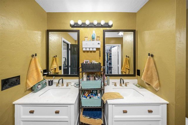 4009 SW Hickory Ln., Lawton, OK 73505