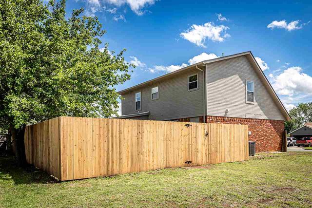 4009 SW Hickory Ln., Lawton, OK 73505