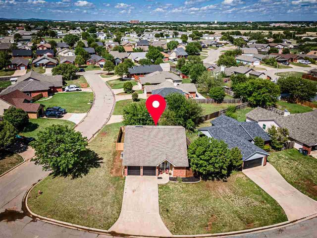 4009 SW Hickory Ln., Lawton, OK 73505