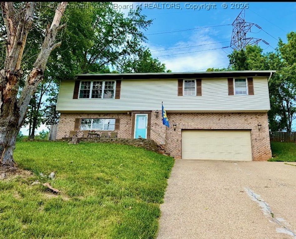 263 Spruce Lane, Poca, WV 25159