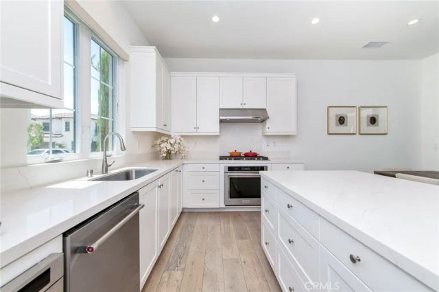 154 Winnett, Irvine, CA 92602