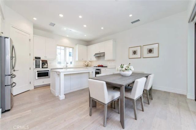 154 Winnett, Irvine, CA 92602