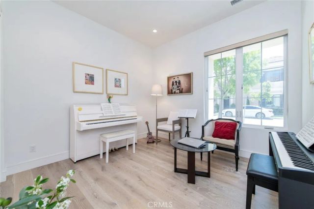 154 Winnett, Irvine, CA 92602