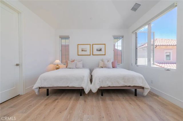 154 Winnett, Irvine, CA 92602