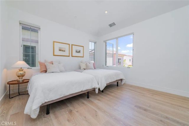 154 Winnett, Irvine, CA 92602