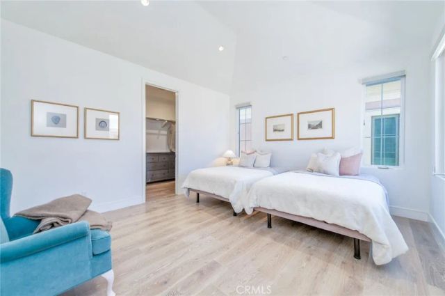 154 Winnett, Irvine, CA 92602