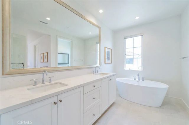 154 Winnett, Irvine, CA 92602