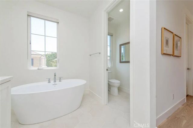 154 Winnett, Irvine, CA 92602