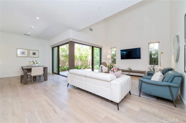 154 Winnett, Irvine, CA 92602