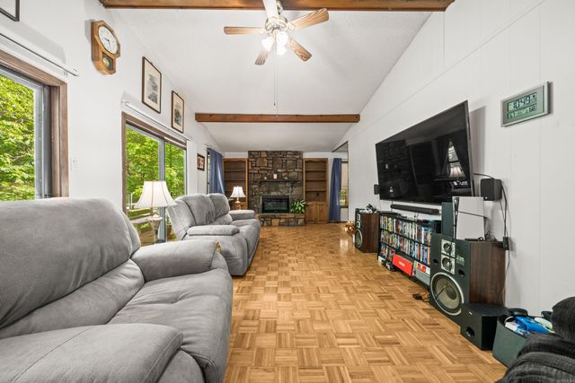 1 Vilafranca Lane, Hot Springs Village, AR 71909