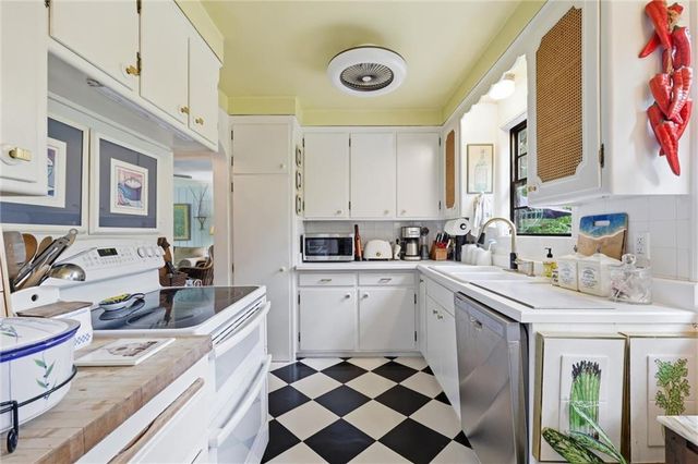 2301 W 95th Street, Leawood, KS 66206