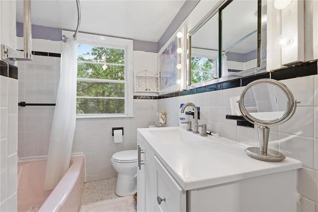 2301 W 95th Street, Leawood, KS 66206