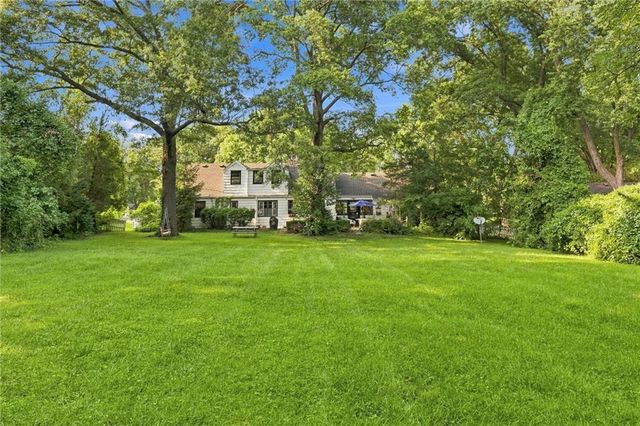 2301 W 95th Street, Leawood, KS 66206