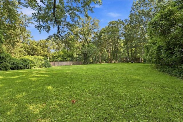 2301 W 95th Street, Leawood, KS 66206