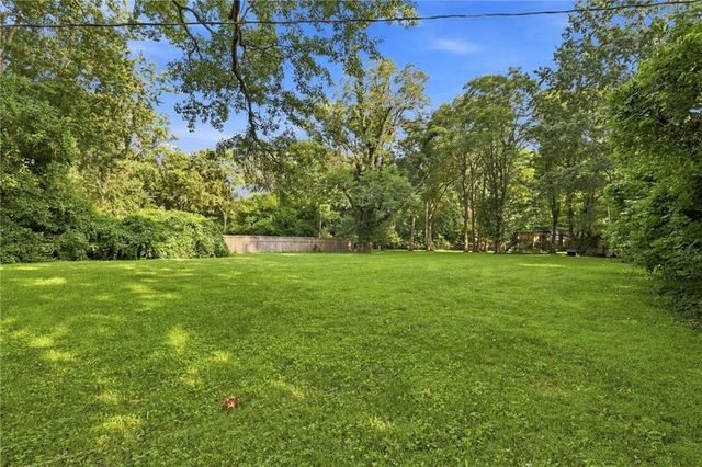 2301 W 95th Street, Leawood, KS 66206