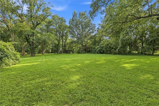 2301 W 95th Street, Leawood, KS 66206