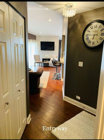 1404 Plum Court C, Mount Prospect, IL 60056