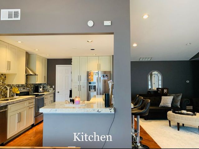 1404 Plum Court C, Mount Prospect, IL 60056