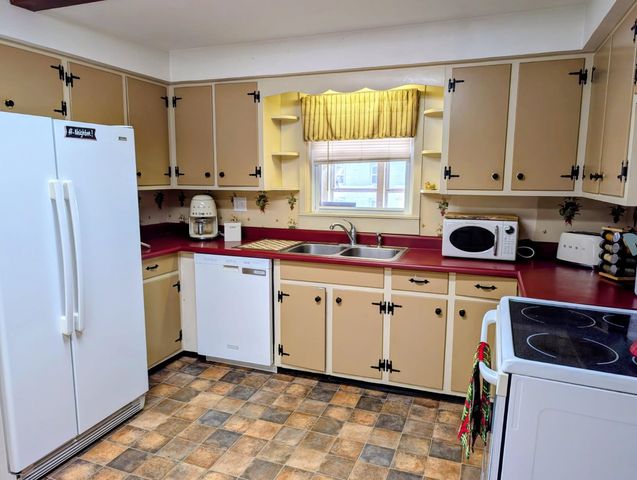 252 North Pleasant Street, Troy, VT 05859