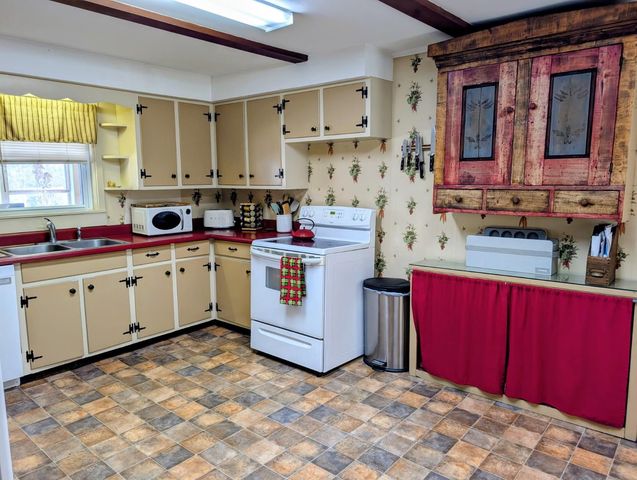 252 North Pleasant Street, Troy, VT 05859