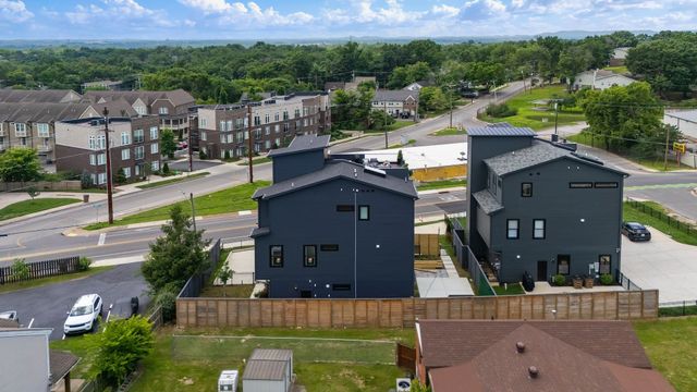2111 Cahal Ave, Nashville, TN 37206