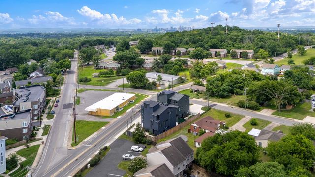 2111 Cahal Ave, Nashville, TN 37206
