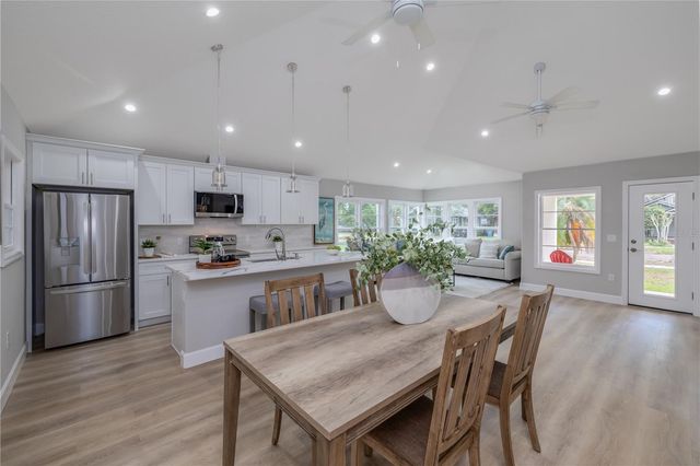 1209 E WASHINGTON STREET, Orlando, FL 32801