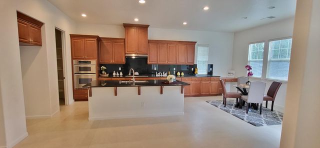 620 W Privado Way, Mountain House, CA 95391