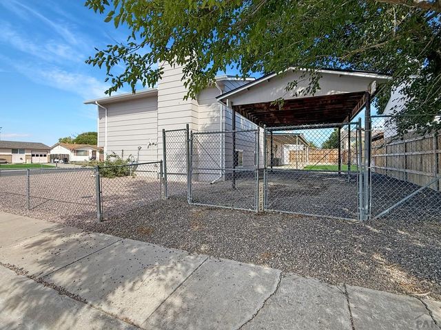 4012 Crestview Dr, Pueblo, CO 81008