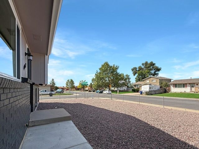 4012 Crestview Dr, Pueblo, CO 81008
