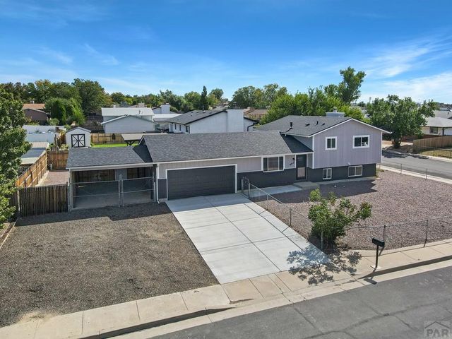 4012 Crestview Dr, Pueblo, CO 81008