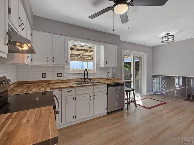 4012 Crestview Dr, Pueblo, CO 81008