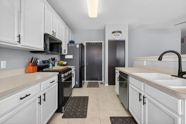 1596 W Ludington Circle, Romeoville, IL 60446