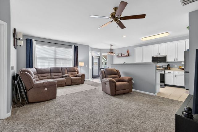 1596 W Ludington Circle, Romeoville, IL 60446