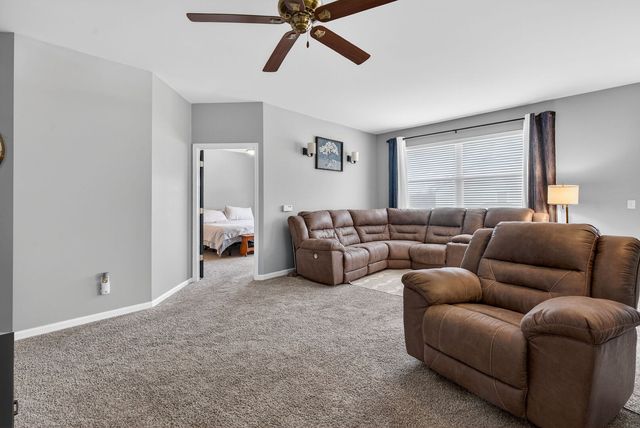 1596 W Ludington Circle, Romeoville, IL 60446