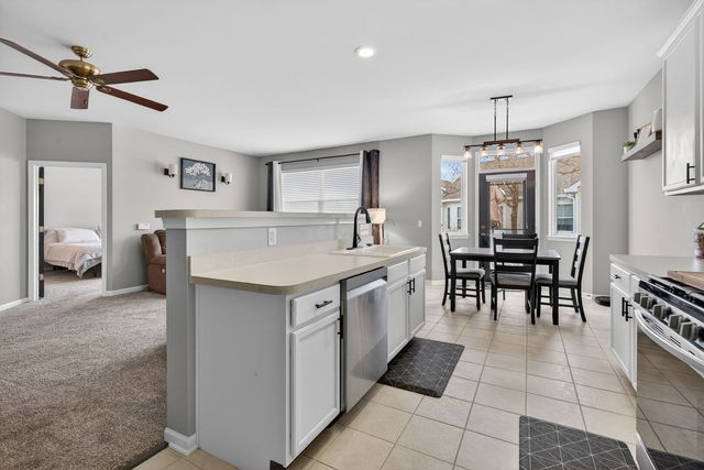 1596 W Ludington Circle, Romeoville, IL 60446