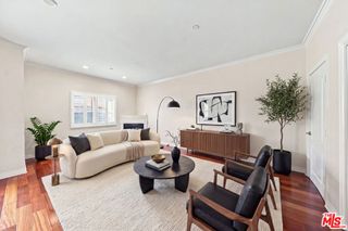 956 S Wilton Place 401, Los Angeles, CA 90019