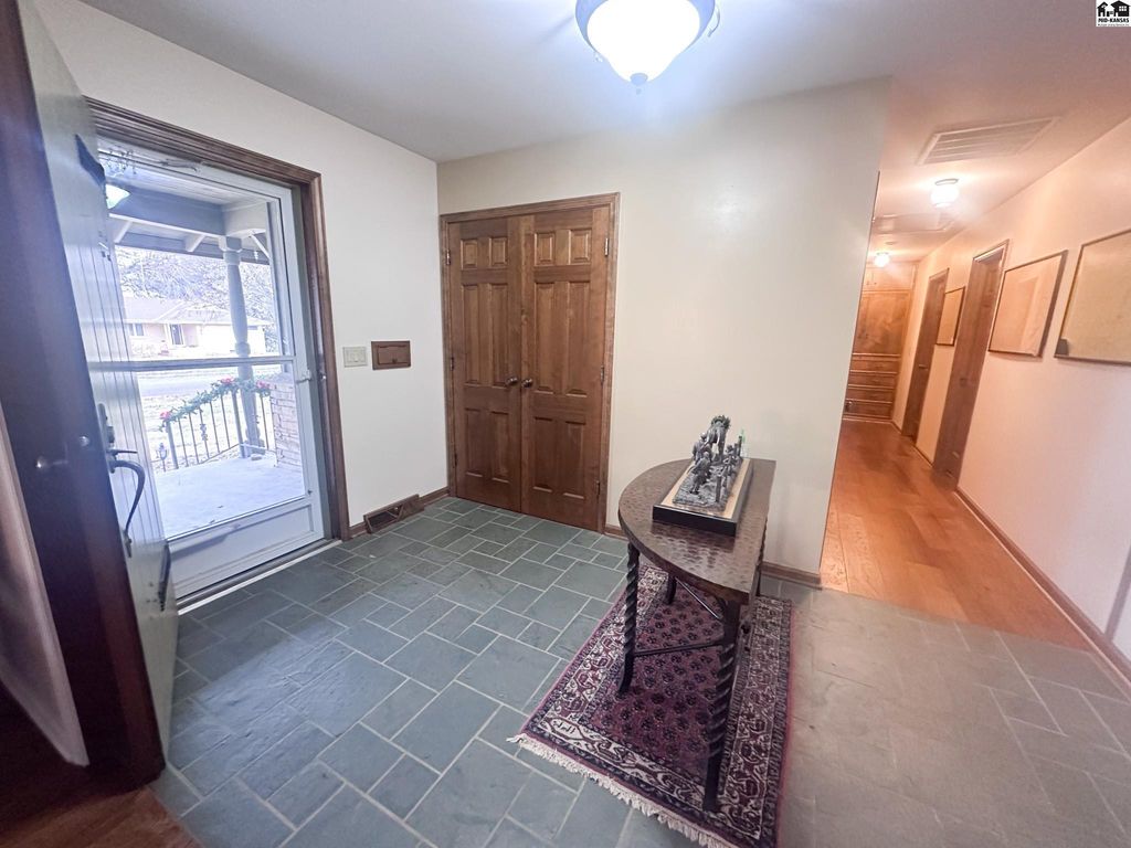 543 Terrace Dr