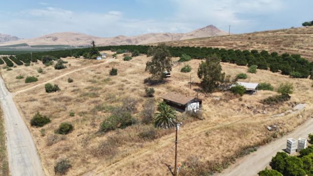 24104 Rd 218, Lindsay, CA 93247