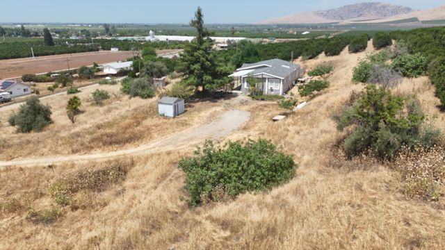 24104 Rd 218, Lindsay, CA 93247