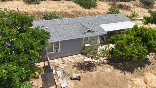 24104 Rd 218, Lindsay, CA 93247