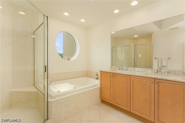 2728 Tiburon BLVD E 401, Naples, FL 34109